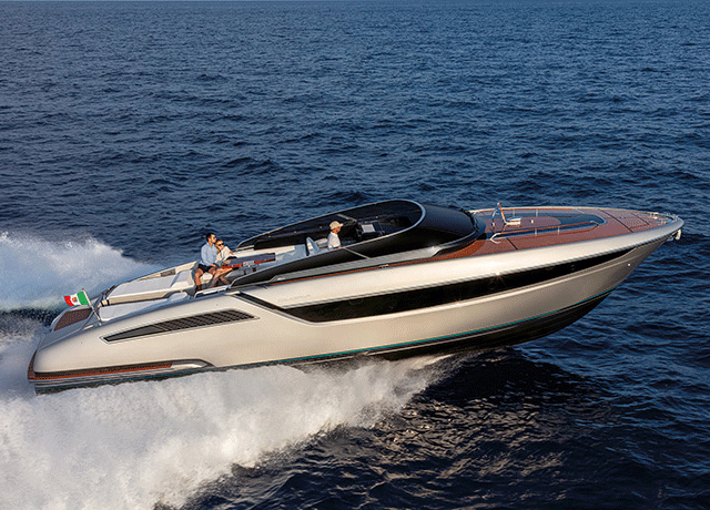 Ferretti Group takes centre stage at the Venice Boat Show with two world premieres.